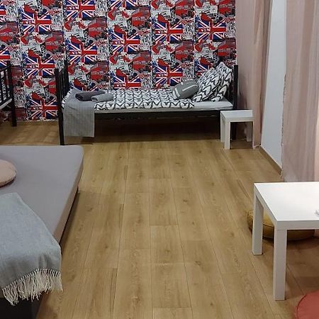 London Fog Apartment In The Party District Budapest Esterno foto