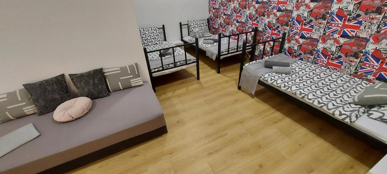 London Fog Apartment In The Party District Budapest Esterno foto